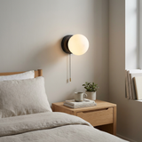 AuraGlow | Væglampe Minimalistisk – LED Glas Globe Trækledning